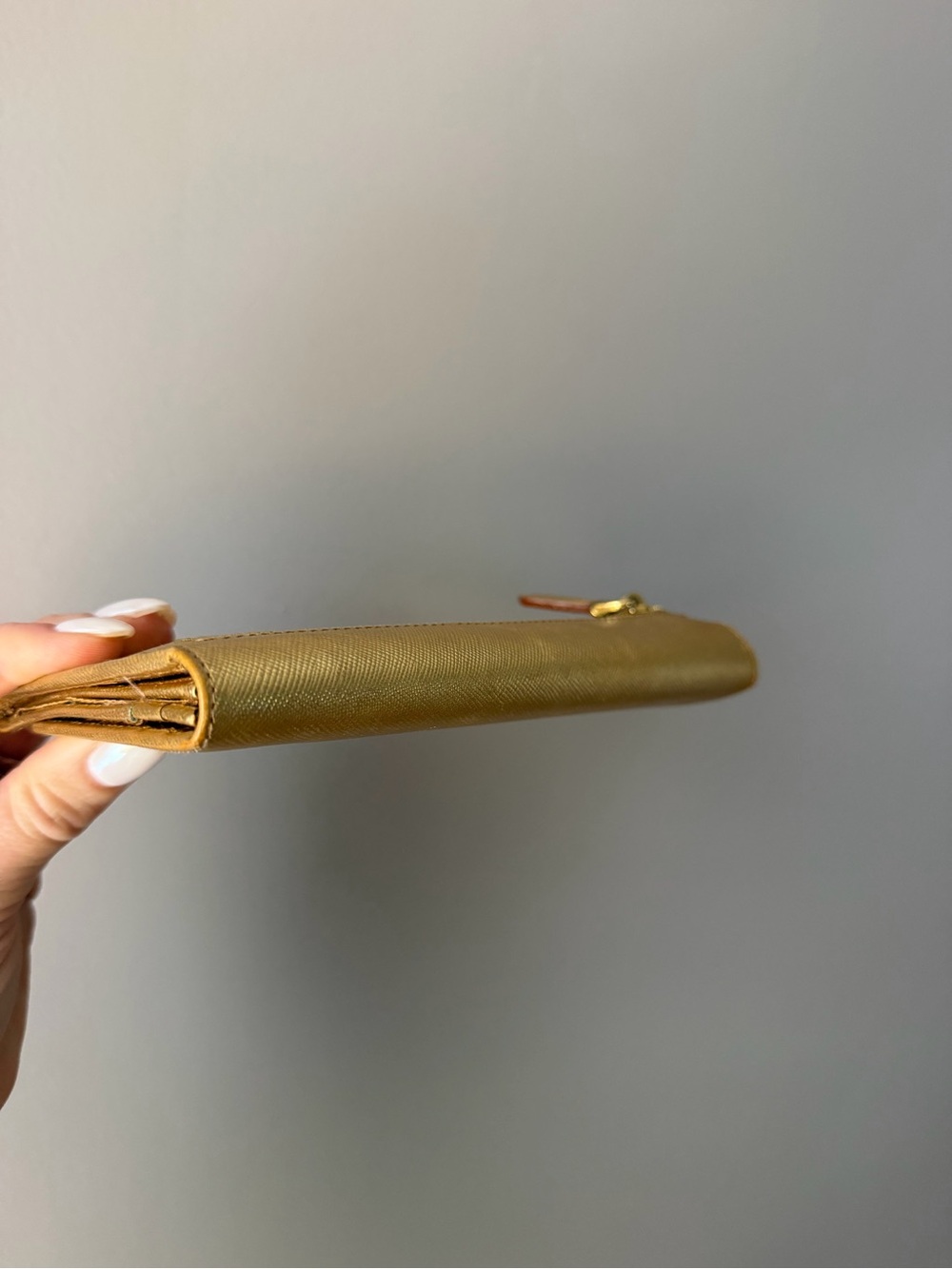 Authentic Vintage Prada Metallic Gold Saffiano Continental Clutch Wallet - Picture 11 of 16